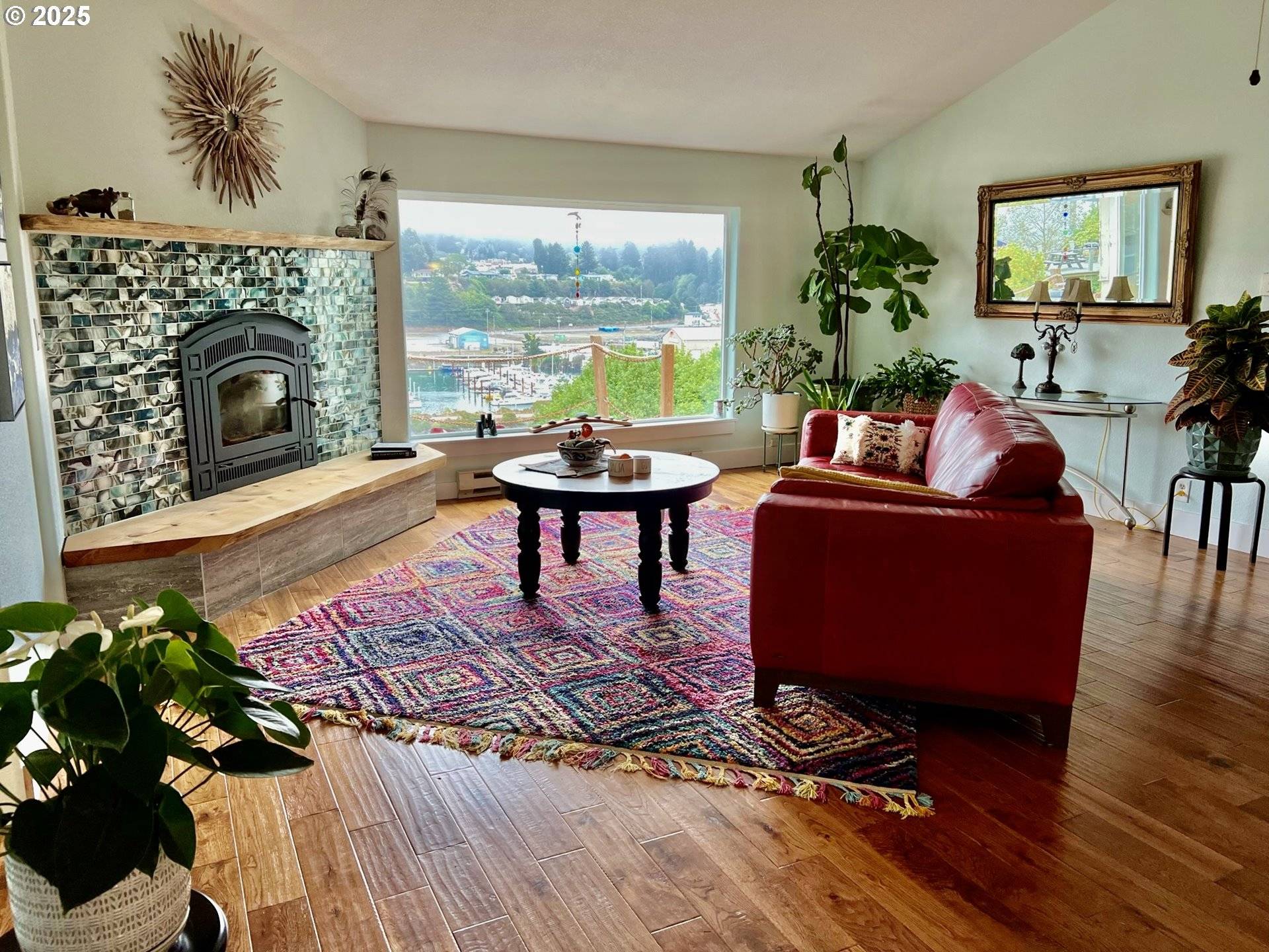 Brookings, OR 97415,236 FOUNTAIN CT