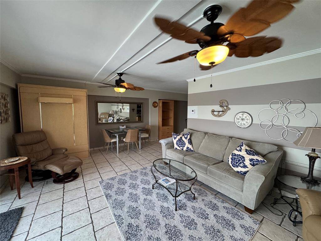 Fort Lauderdale, FL 33304,95 N Birch Rd #301