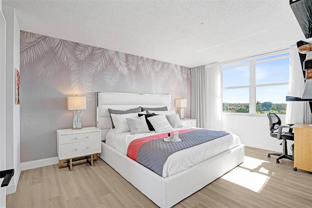 Hollywood, FL 33025,8900 Washington Blvd #PH11