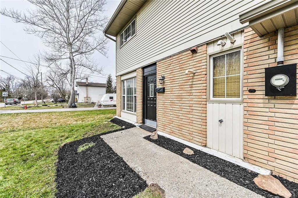 Georgina, ON L4P 2Y8,306 TERRACE DR