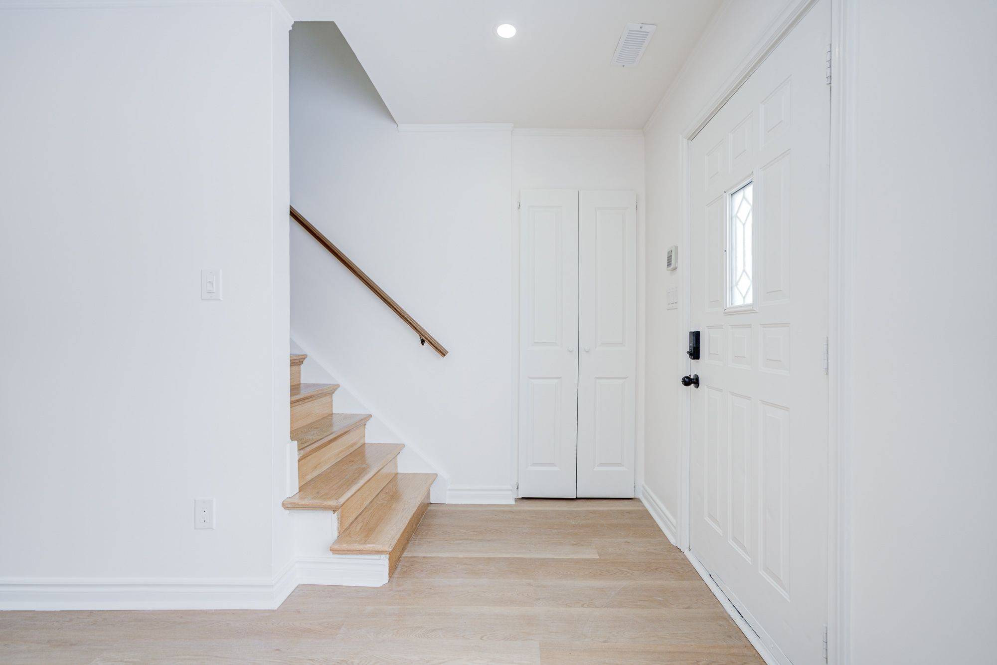 Georgina, ON L4P 2Y8,306 TERRACE DR