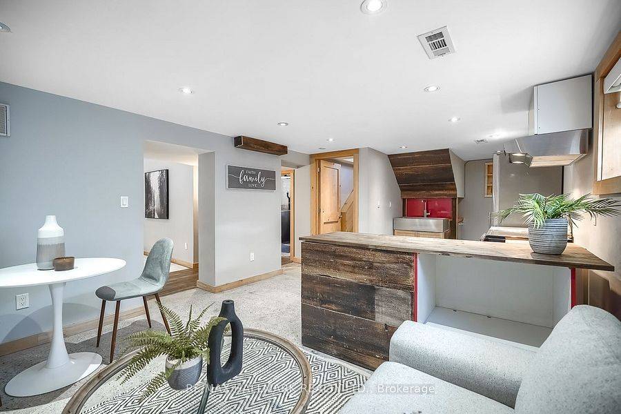 Toronto W06, ON M8W 3E8,6 Thirty First ST #LOWER