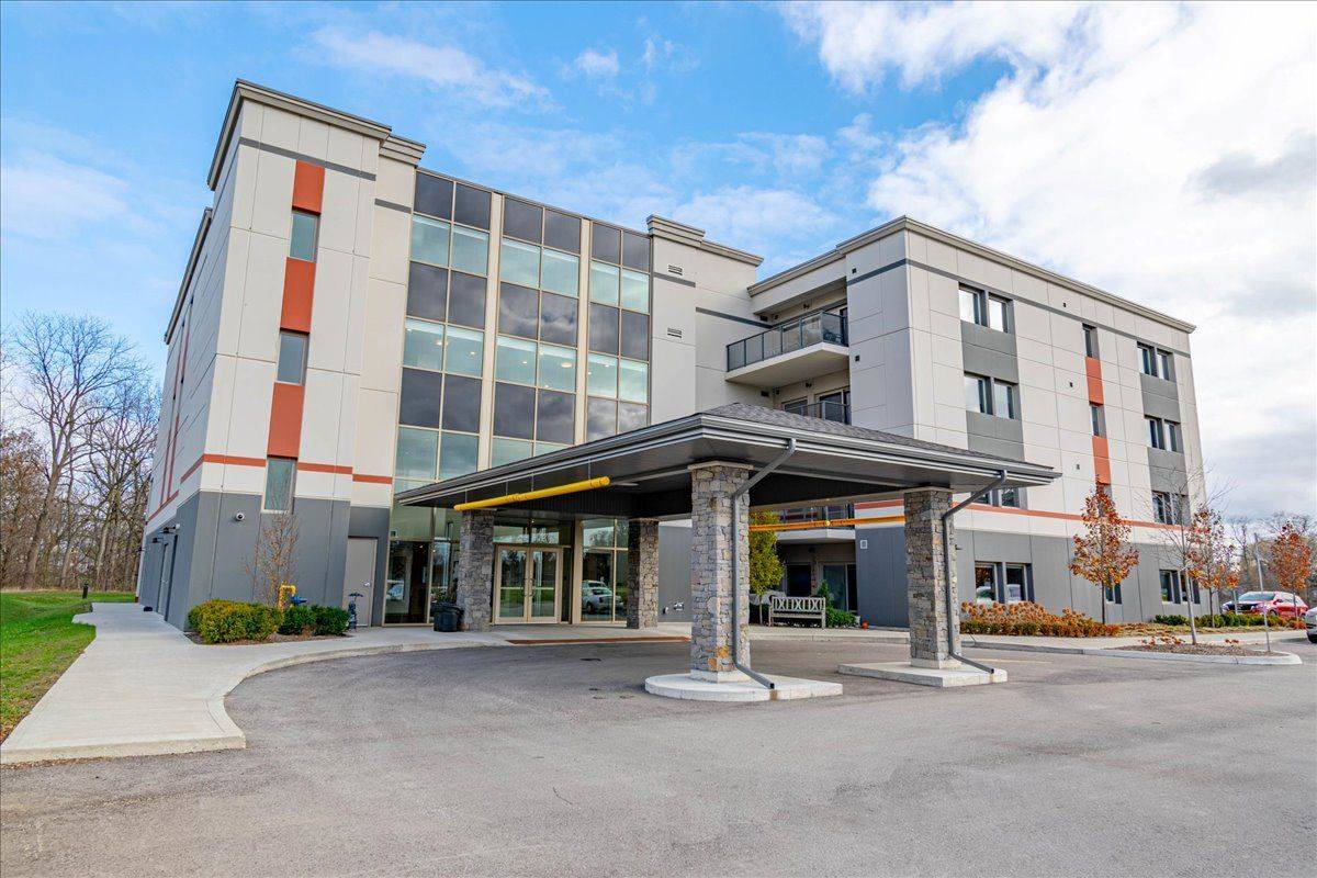 Norwich, ON N0J 1P0,8 Centre ST #311