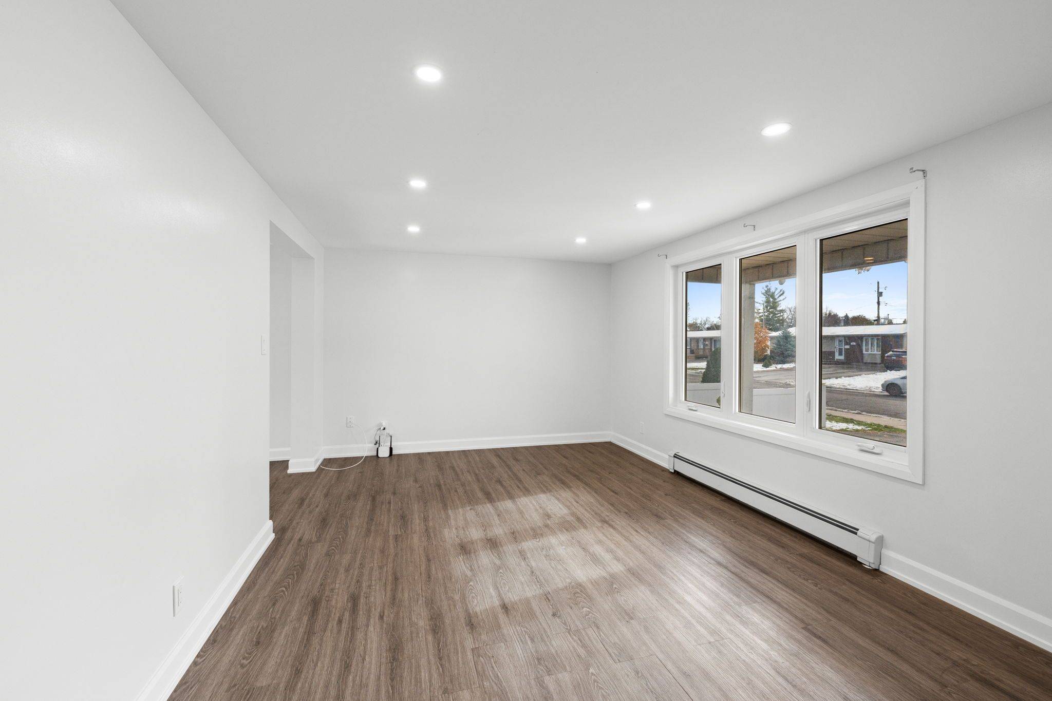 Orleans - Cumberland And Area, ON K1E 1P1,351 Amiens ST