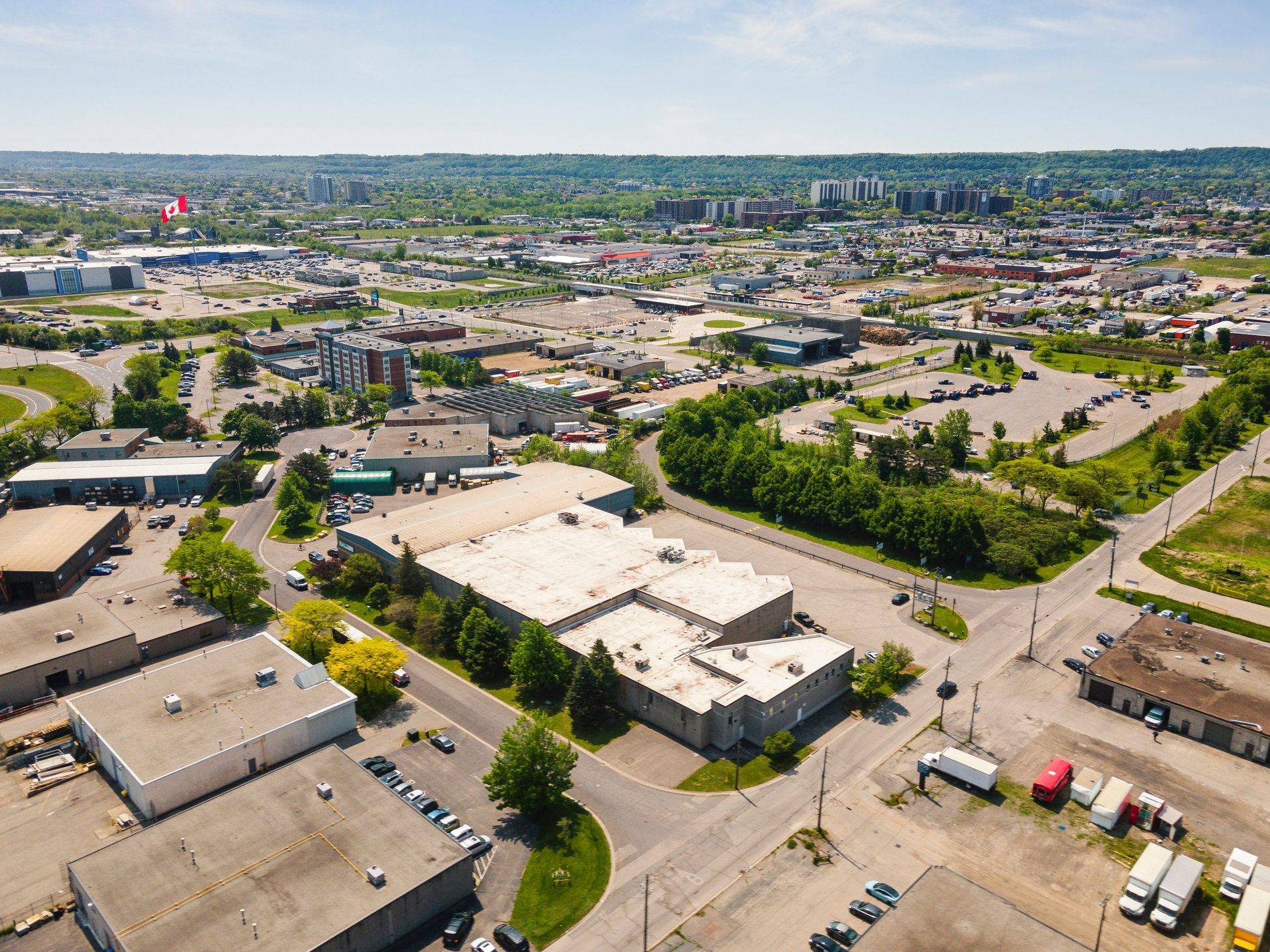 Hamilton, ON L8E 3X8,504 Kenora AVE