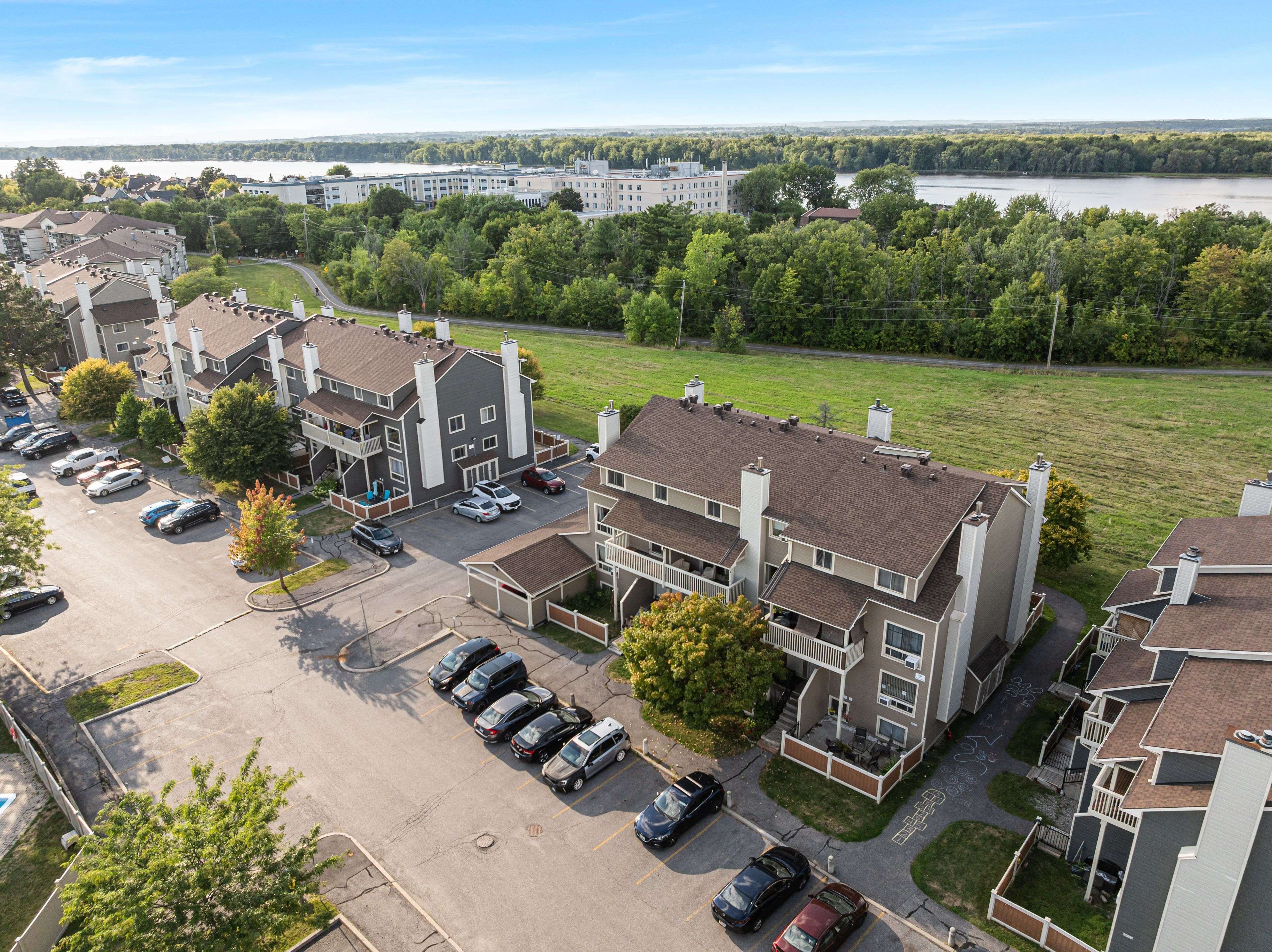 Orleans - Convent Glen And Area, ON K1C 4S4,754 St. Andre DR #77B