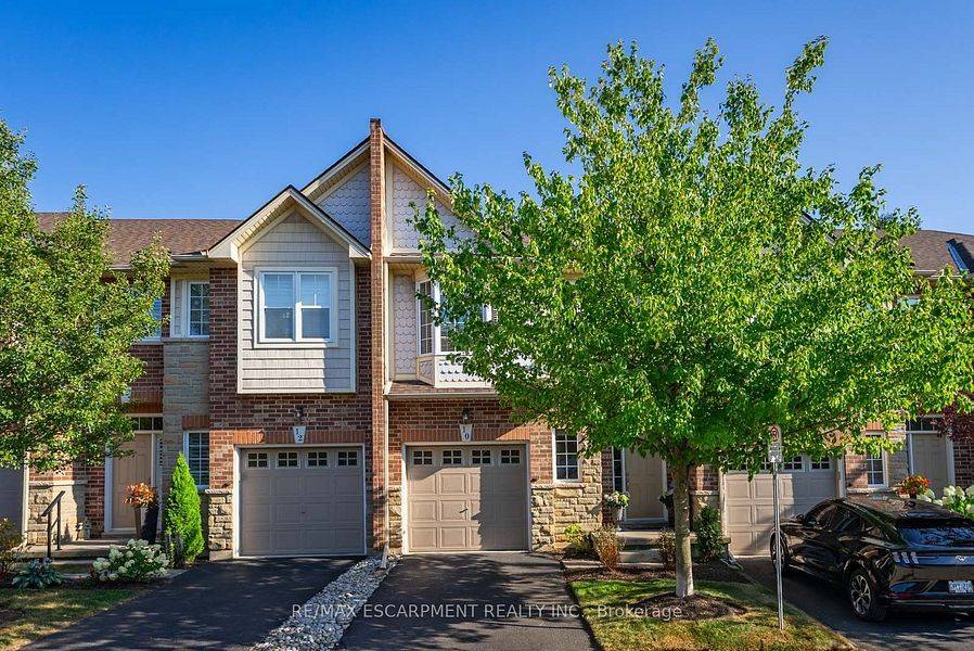 Hamilton, ON L9G 0A7,10 Liddycoat LN #4