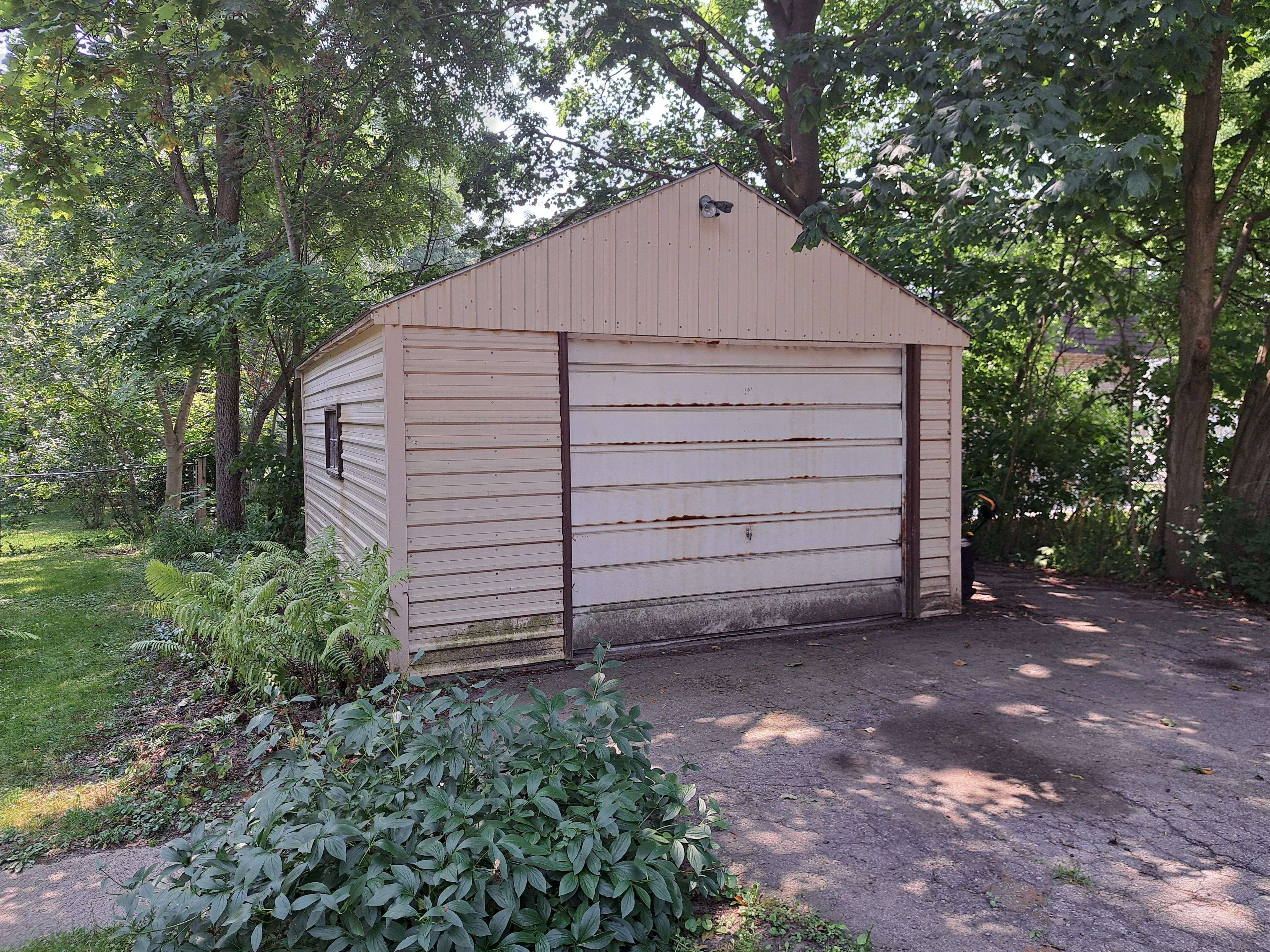 Central Huron, ON N0M 1L0,22 Whitehead ST