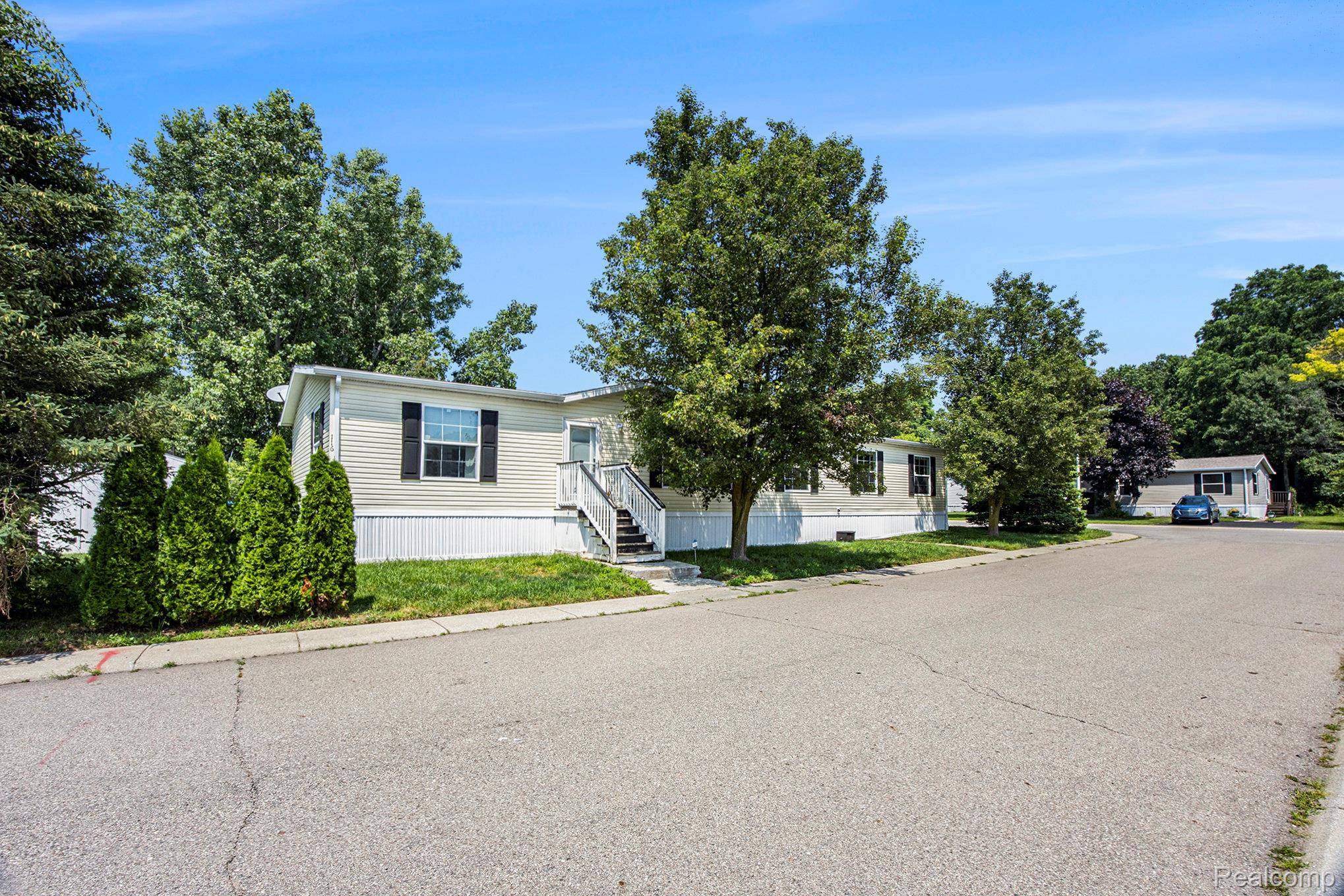 Oxford, MI 48371,116 South ST