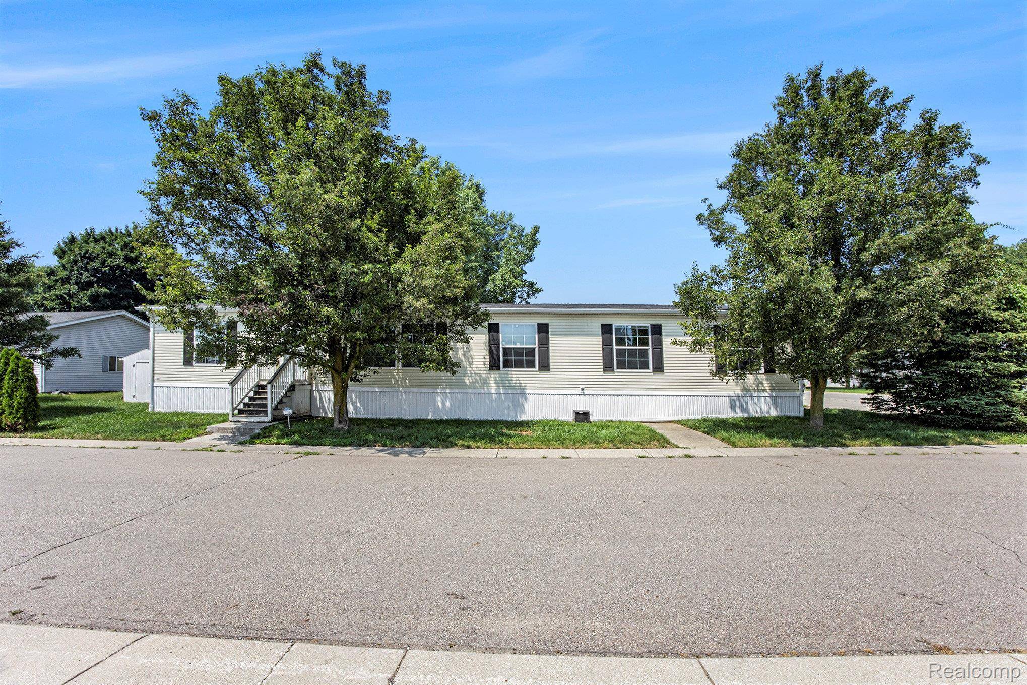 Oxford, MI 48371,116 South ST