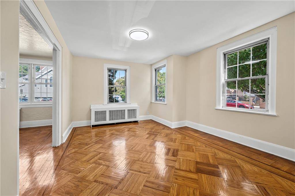 Queens Village, NY 11427,89-28 207th ST