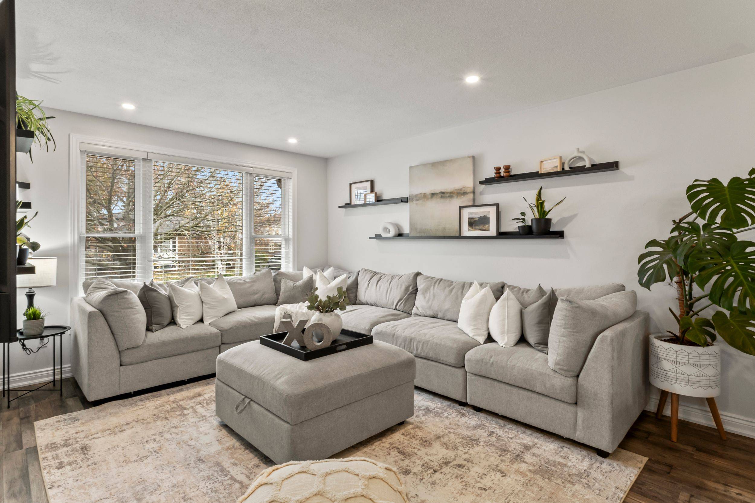 Oshawa, ON L1J 1K6,716 Kenora AVE