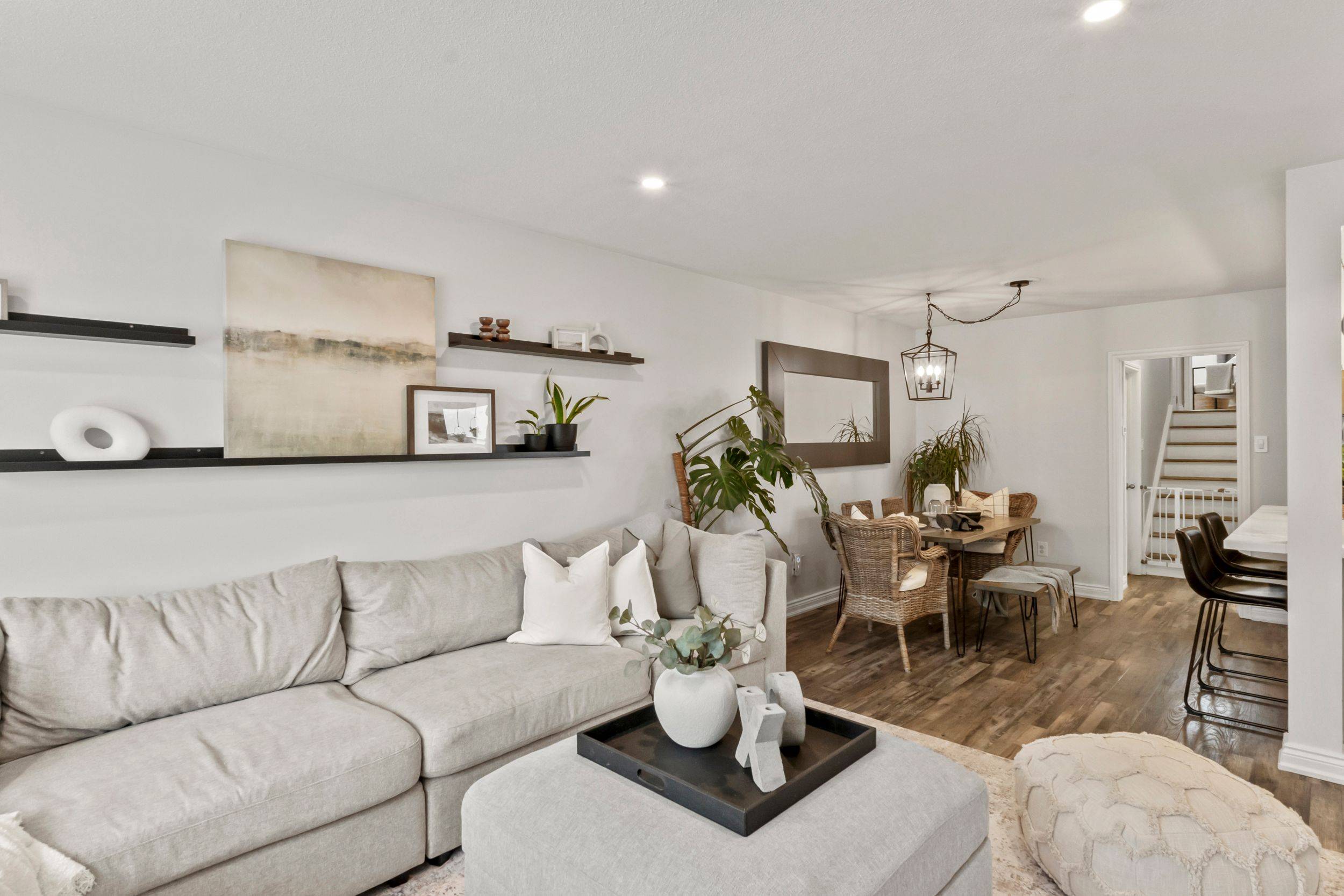 Oshawa, ON L1J 1K6,716 Kenora AVE