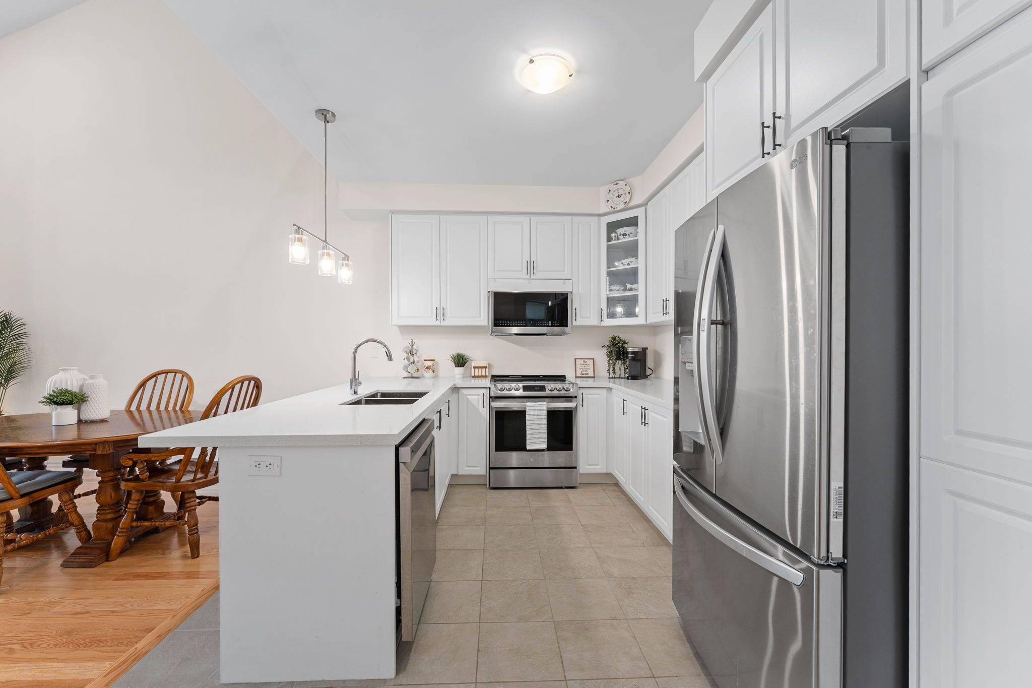 Georgina, ON L4P 0K3,88 Connell DR