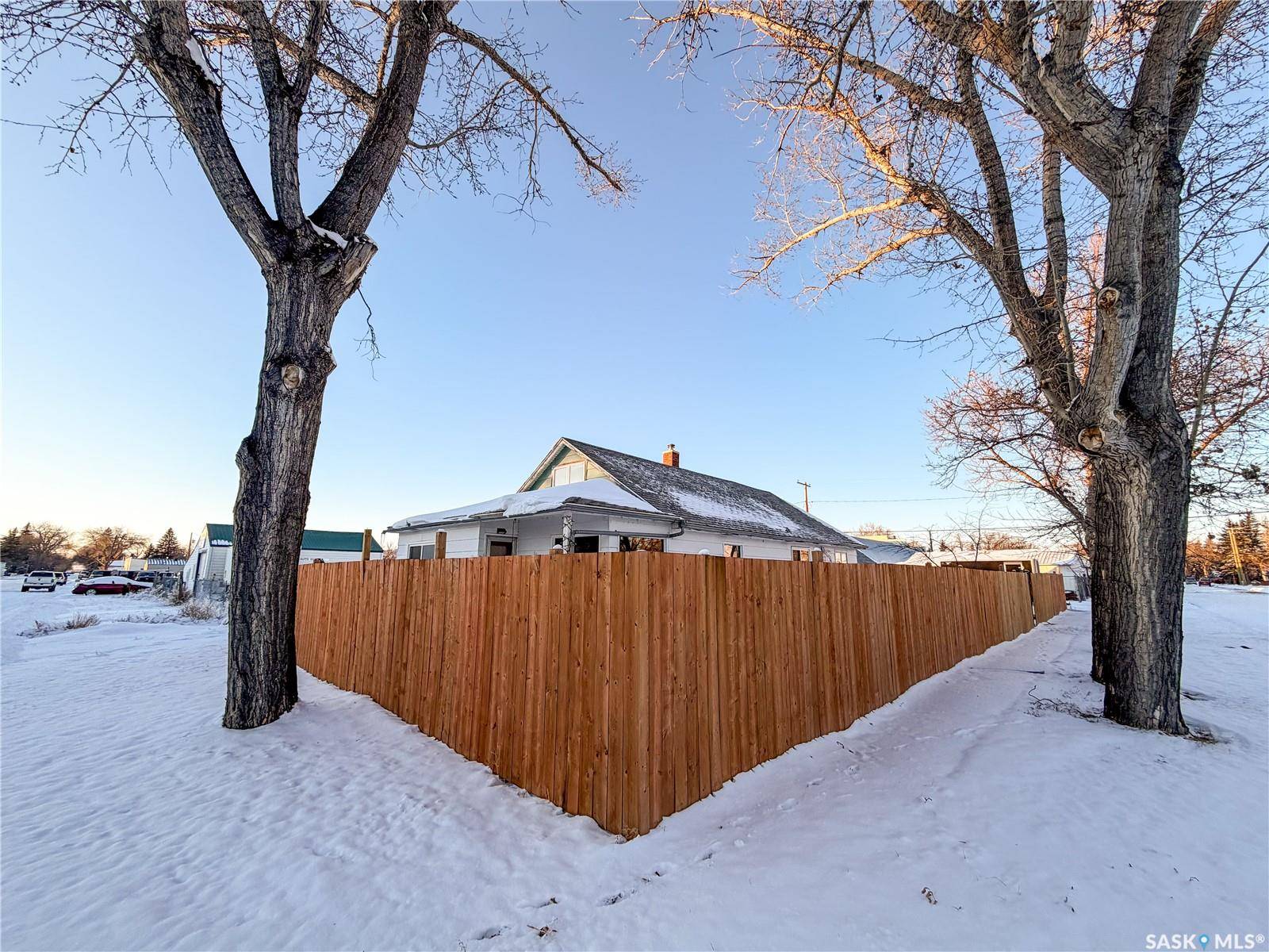 Eastend, SK S0N 0T0,301 Front STREET