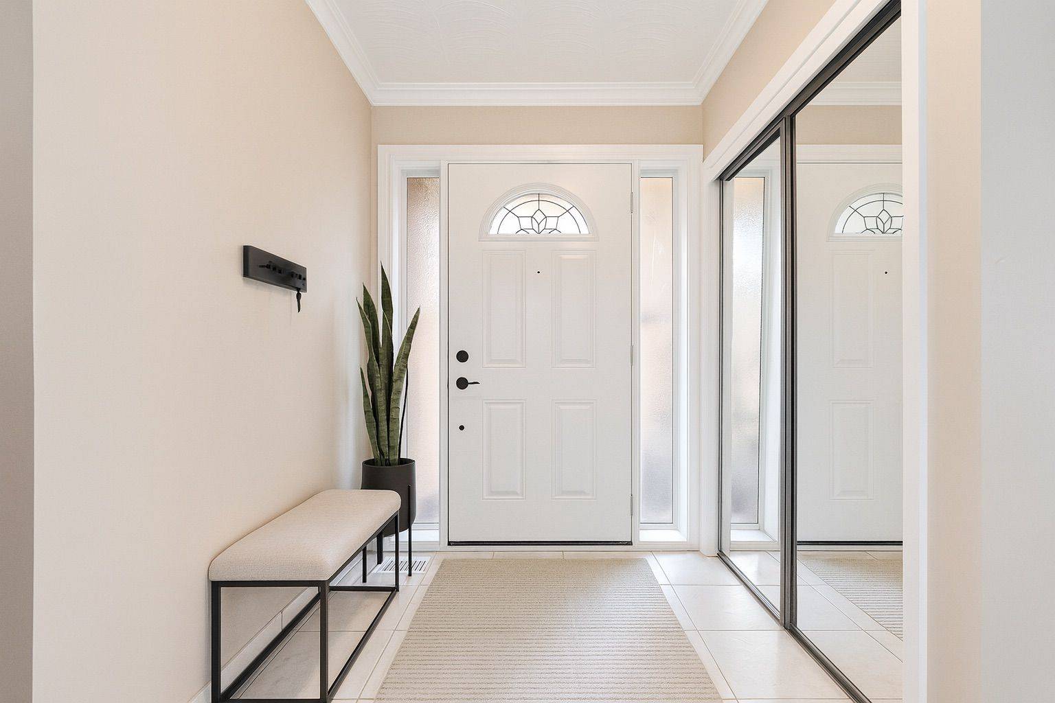 Toronto W10, ON M9W 2W8,5 Henley CRES