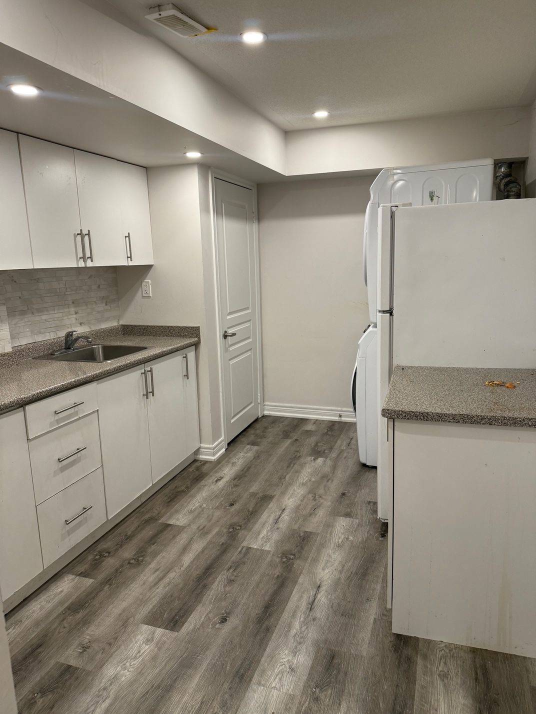 Brampton, ON L6Y 1N8,36 Geranium CRES #Basement