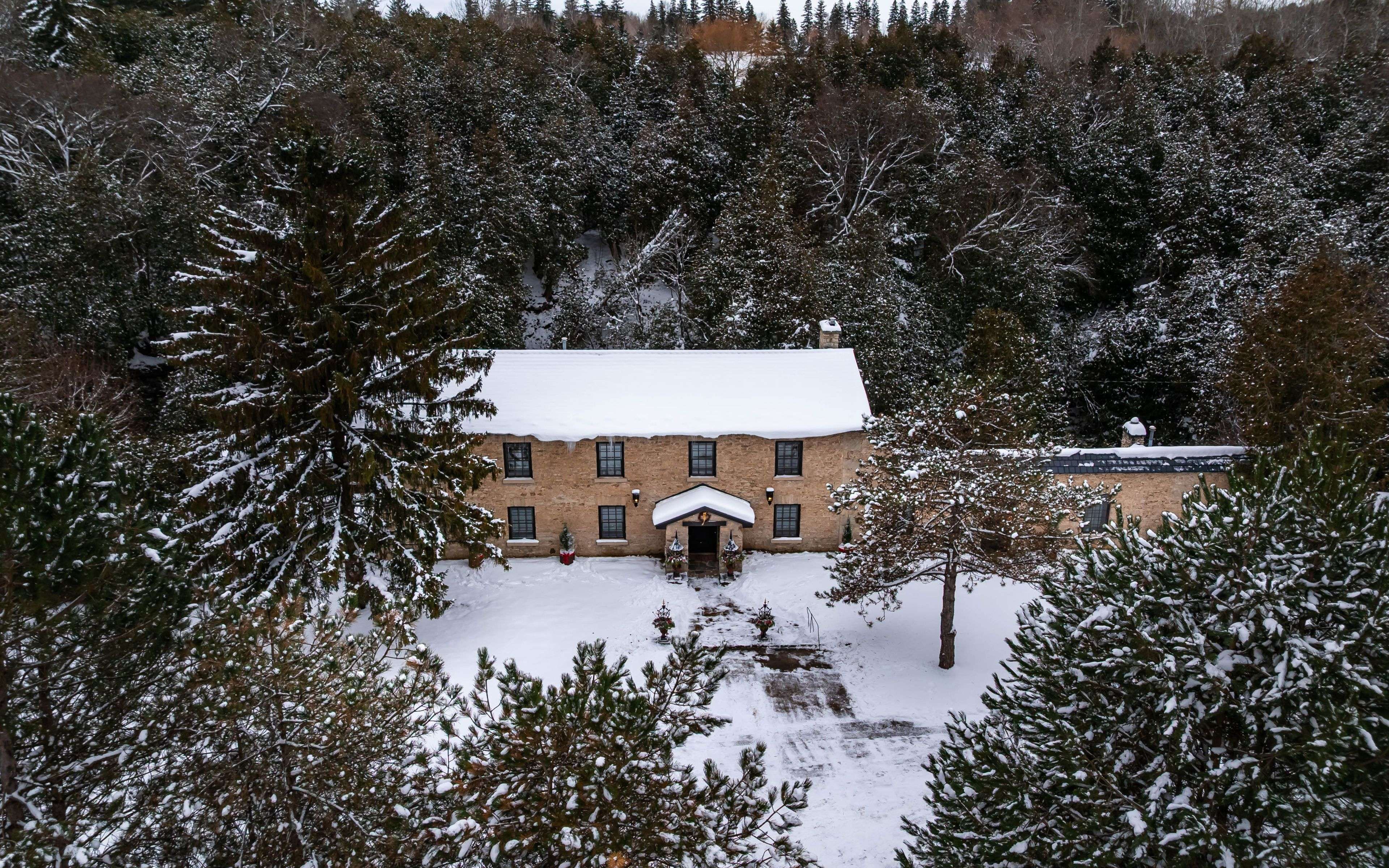 Centre Wellington, ON N0B 1S0,6 MillRidge Estate Private