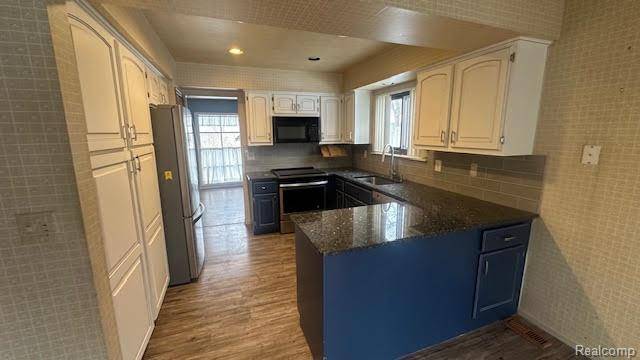 Farmington Hills, MI 48334,31470 HUNTERS CIRCLE DR