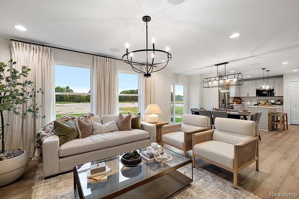 Farmington Hills, MI 48334,28181 Rollcrest