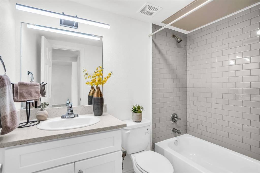 Dallas, TX 75230,11218 Park Central Place #C