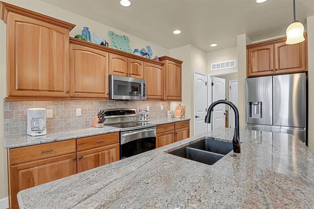 Colorado Springs, CO 80921,13015 Cake Bread HTS