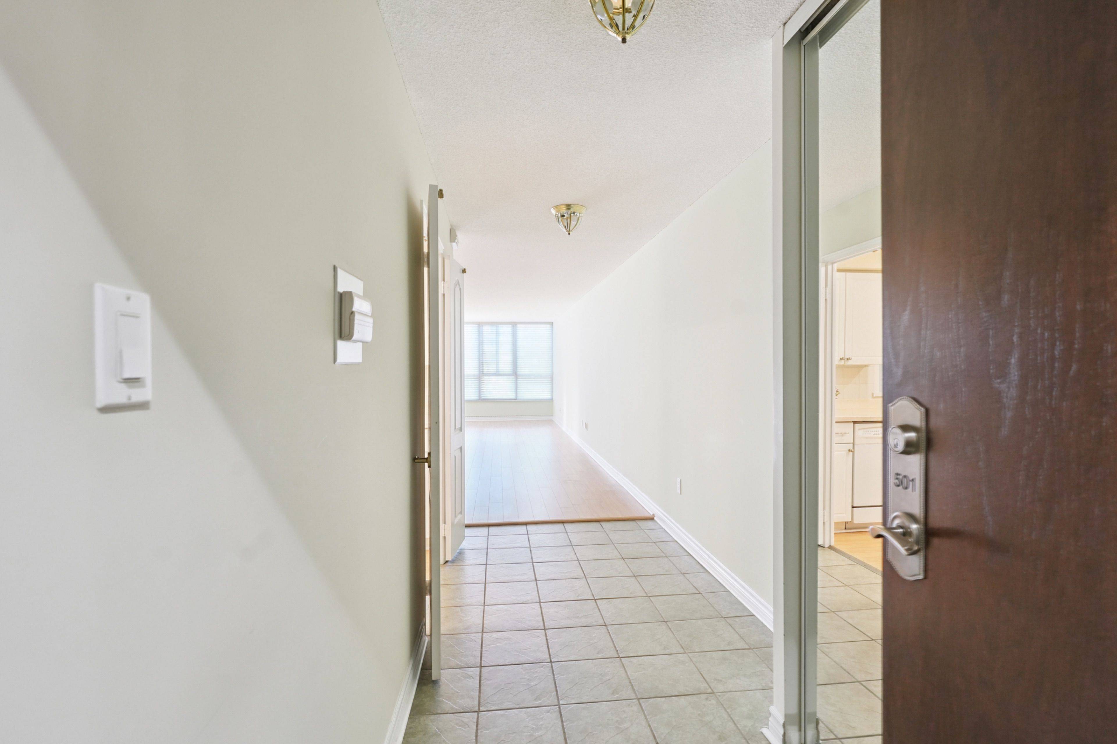 Toronto C03, ON M5P 3M4,10 Tichester RD #501