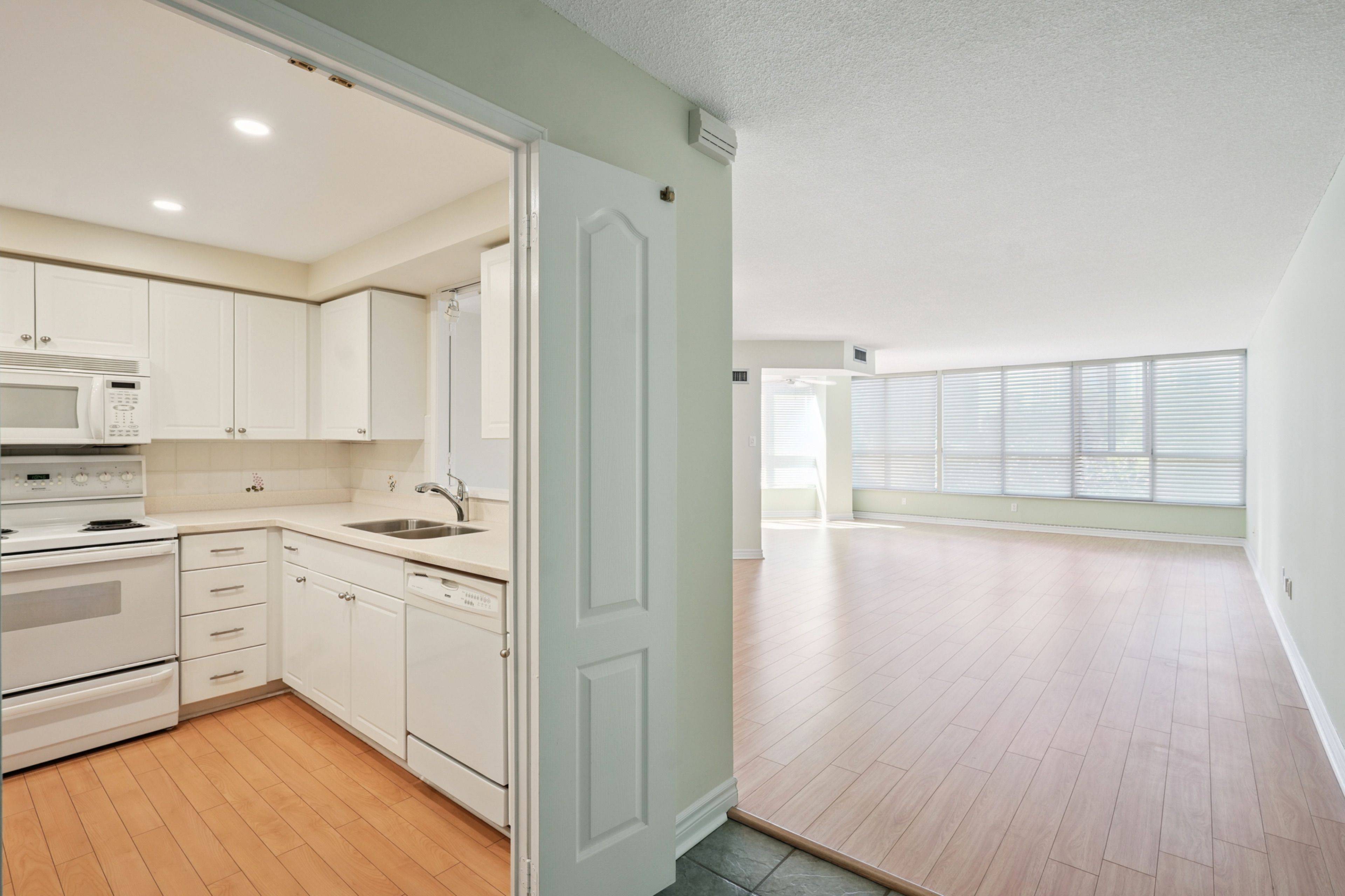 Toronto C03, ON M5P 3M4,10 Tichester RD #501