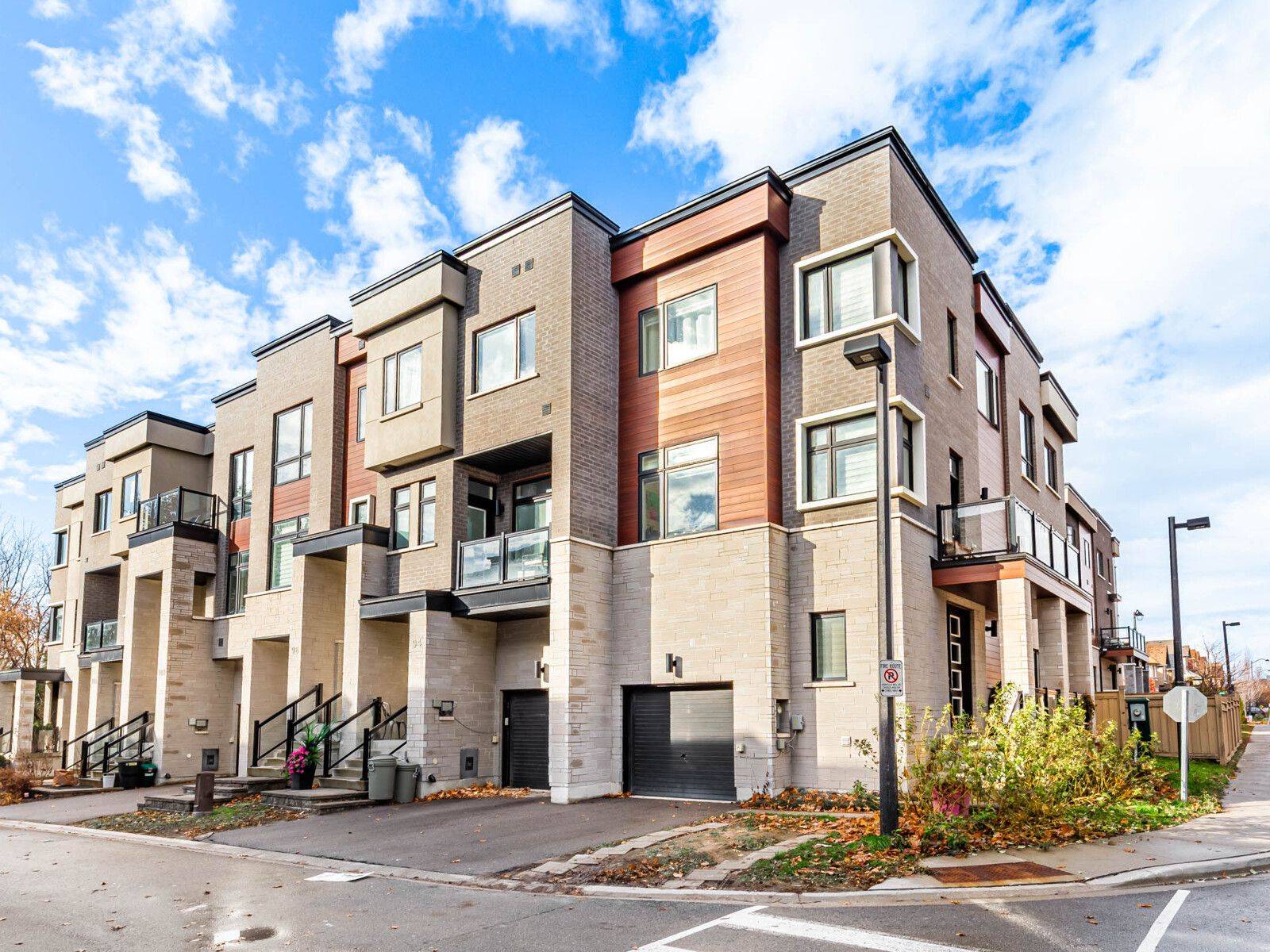 Vaughan, ON L6A 5A4,98 Laskin DR