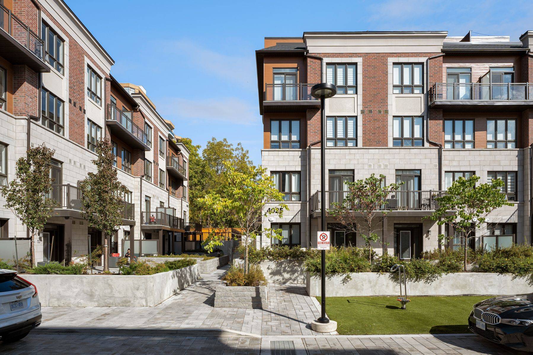 Mississauga, ON L4W 1L1,4025 Hickory DR #15