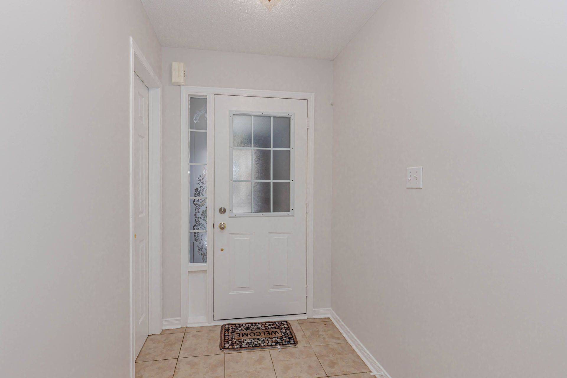 Brampton, ON L6Y 5R9,70 Charcoal WAY