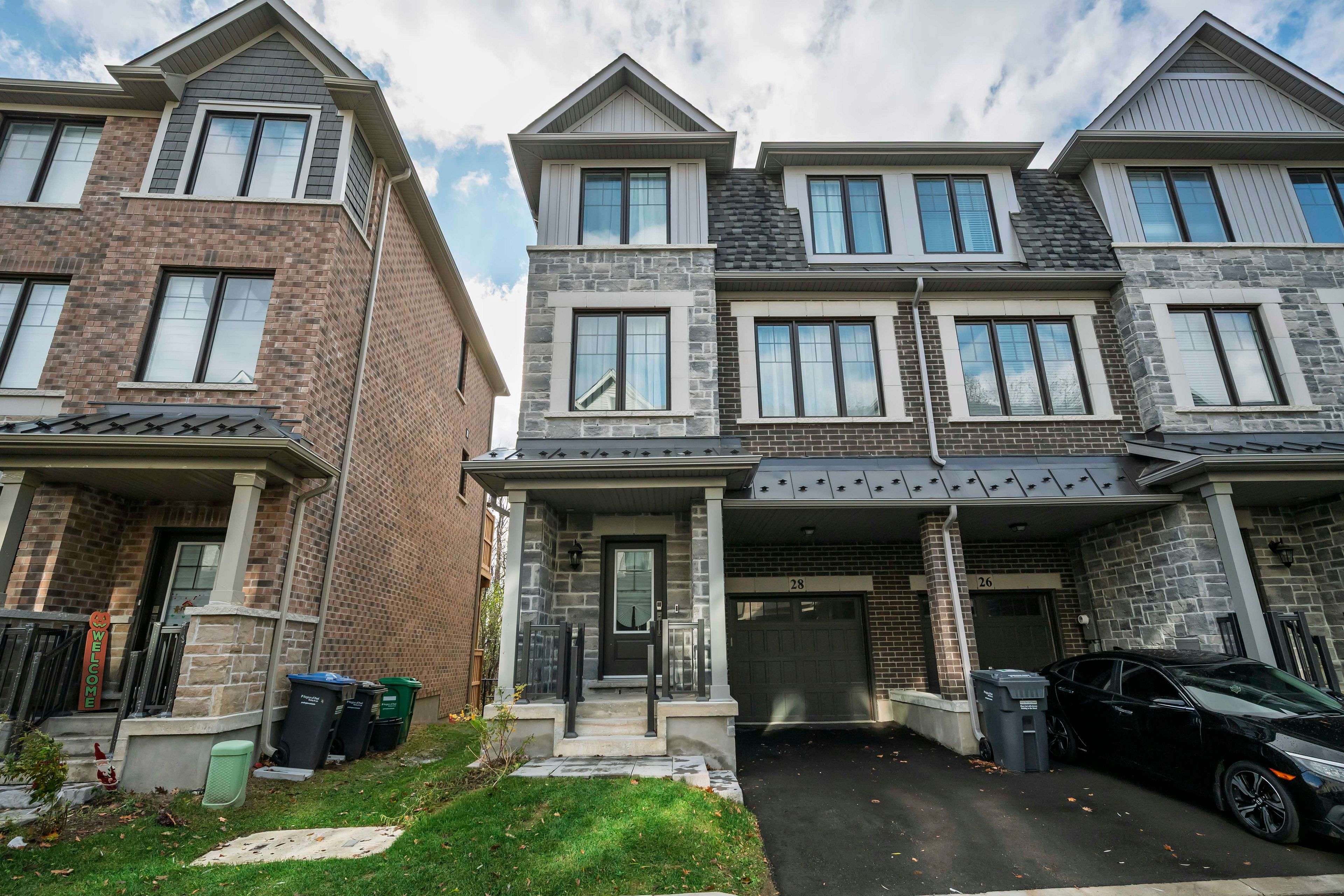 Brampton, ON L6Y 6L3,28 Folcroft ST
