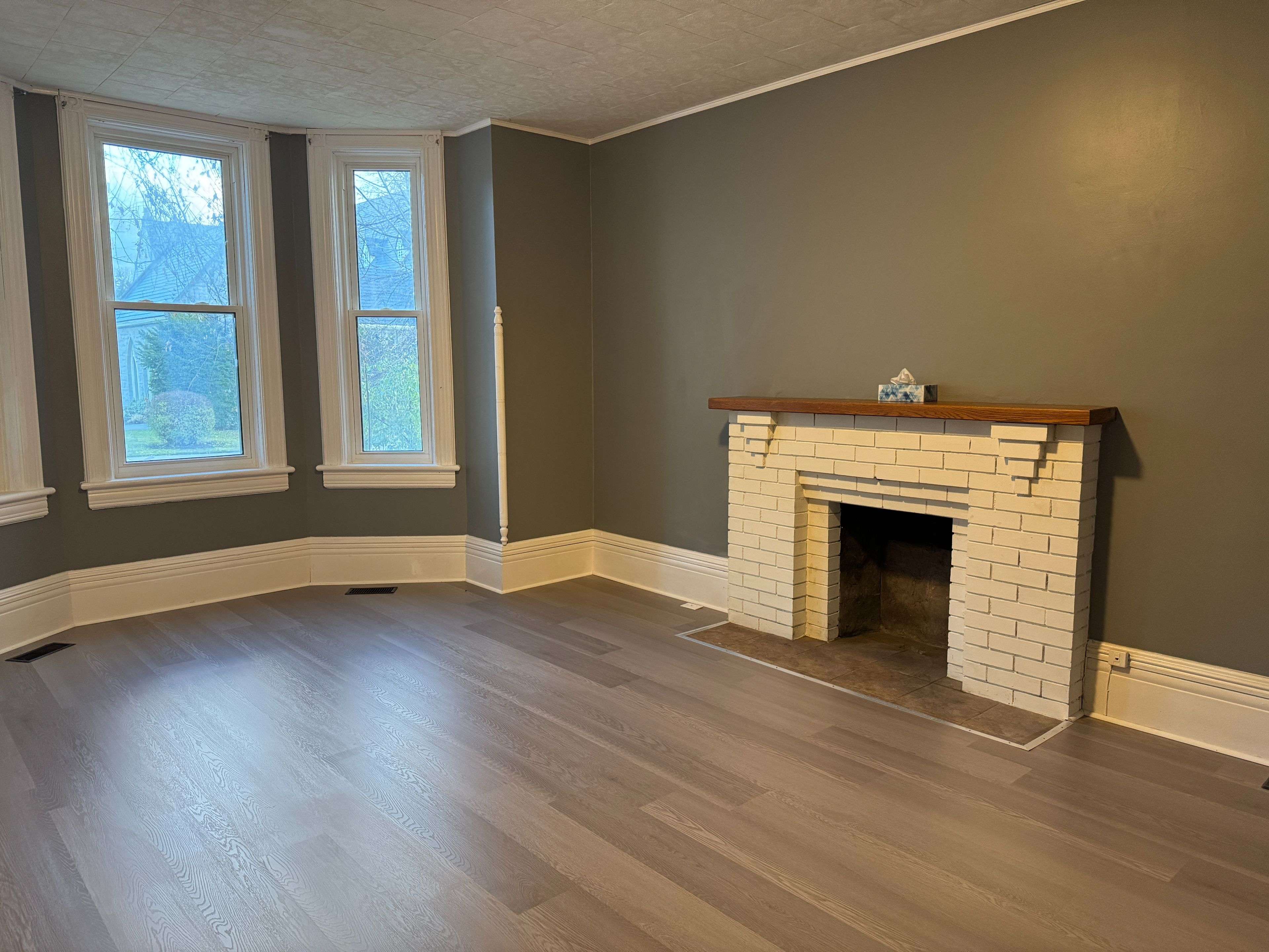 Owen Sound, ON N4K 2P2,1096 4th AVE E