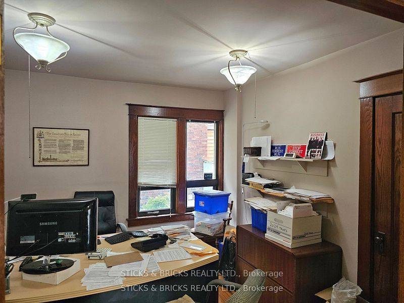 Niagara Falls, ON L2G 1V9,6974 Lundys LN