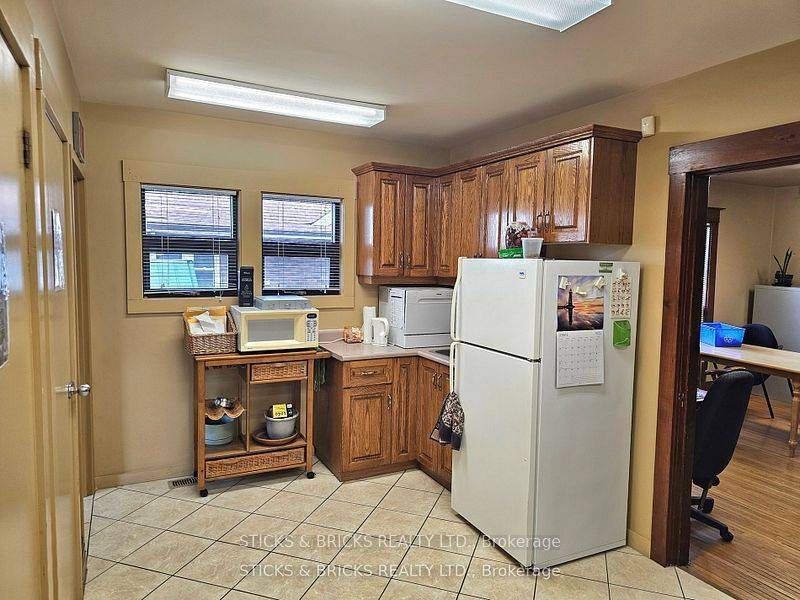 Niagara Falls, ON L2G 1V9,6974 Lundys LN