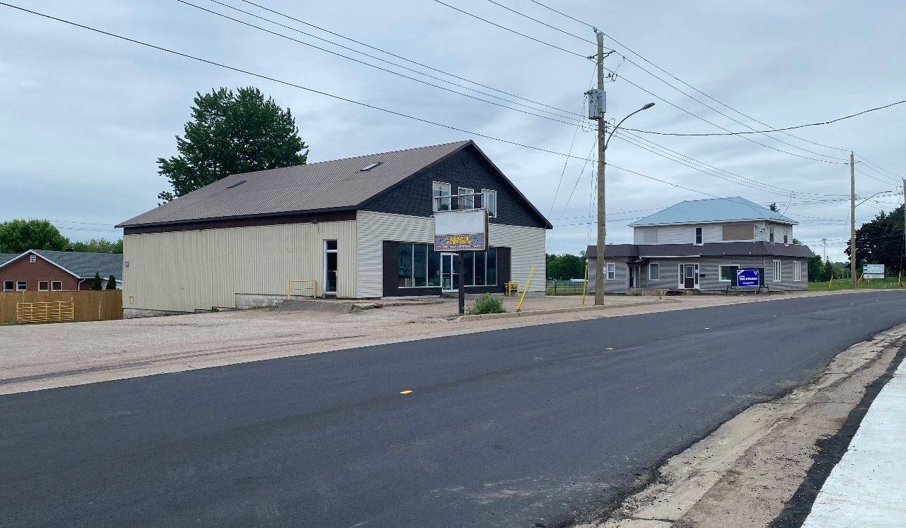 Pembroke, ON K8A 5R3,1043 Pembroke ST W