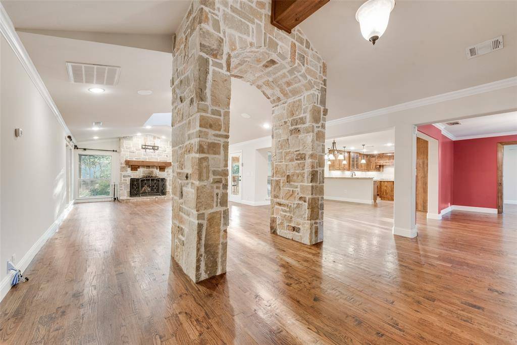 Dallas, TX 75240,14077 Brookridge Drive