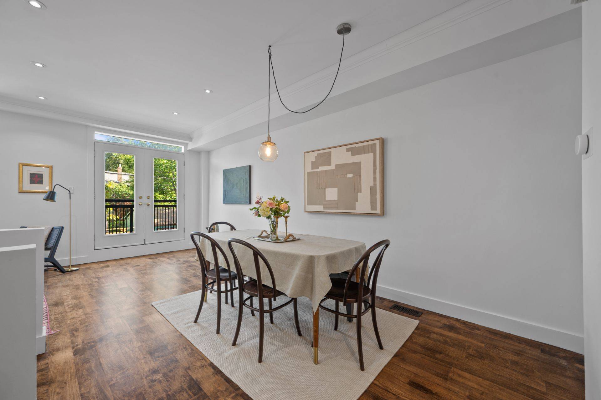 Toronto C01, ON M6J 1R5,51 Halton ST #123