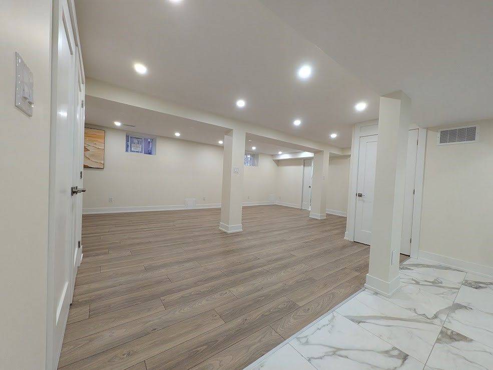 Vaughan, ON L4L 8V9,65 Villagewood CT