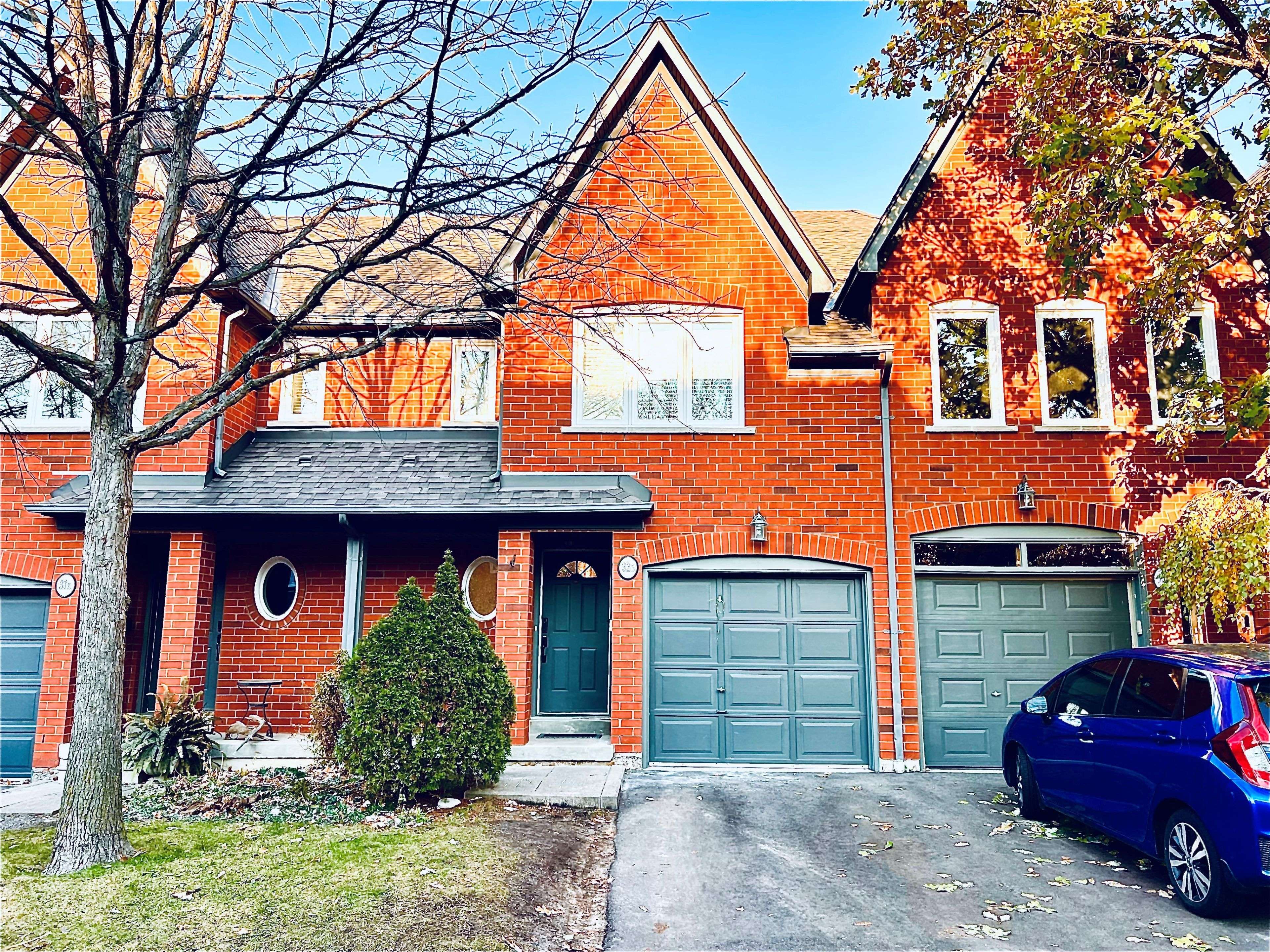 Mississauga, ON L5H 4K4,1084 Queen ST W #32B