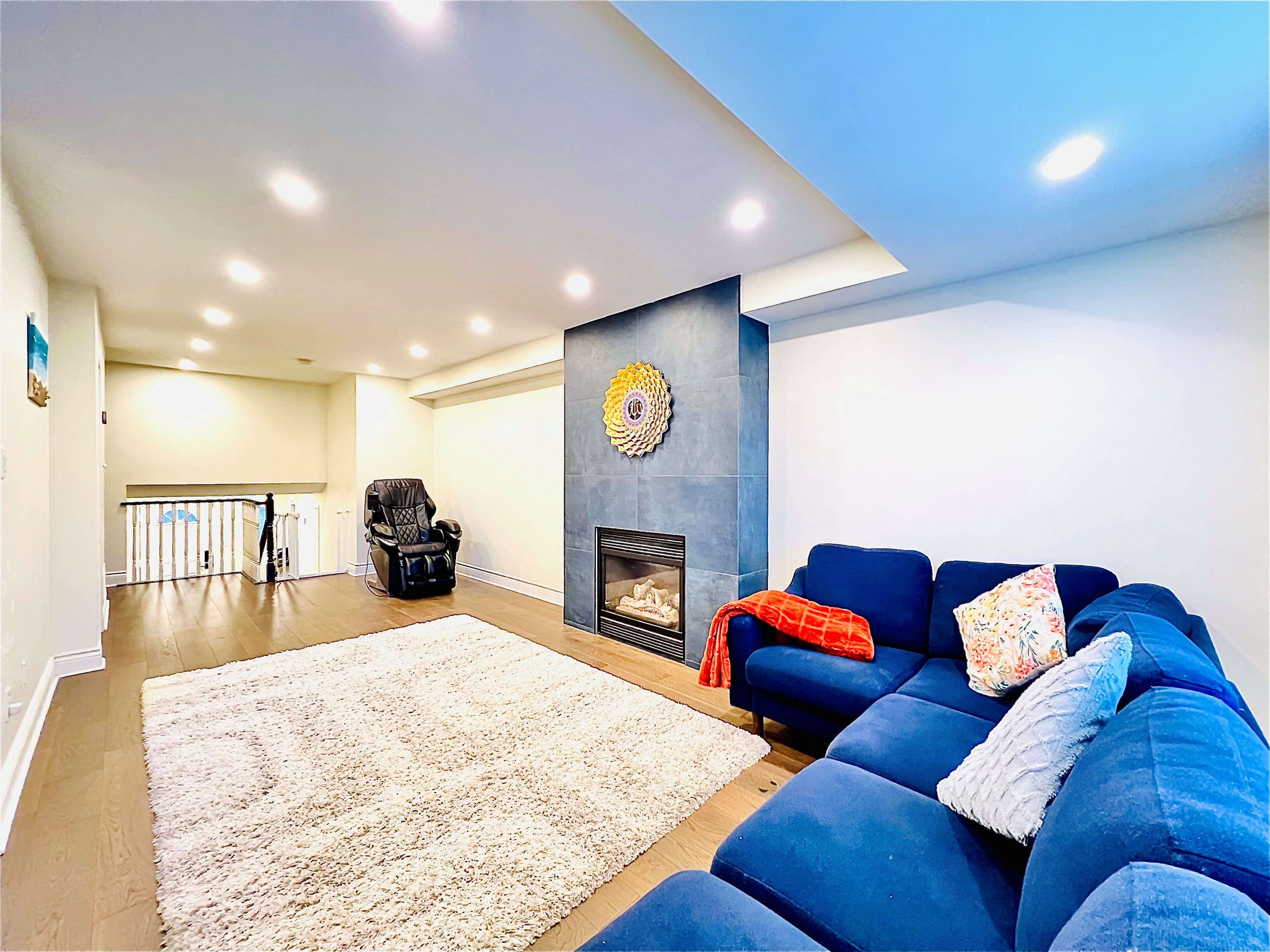 Mississauga, ON L5H 4K4,1084 Queen ST W #32B