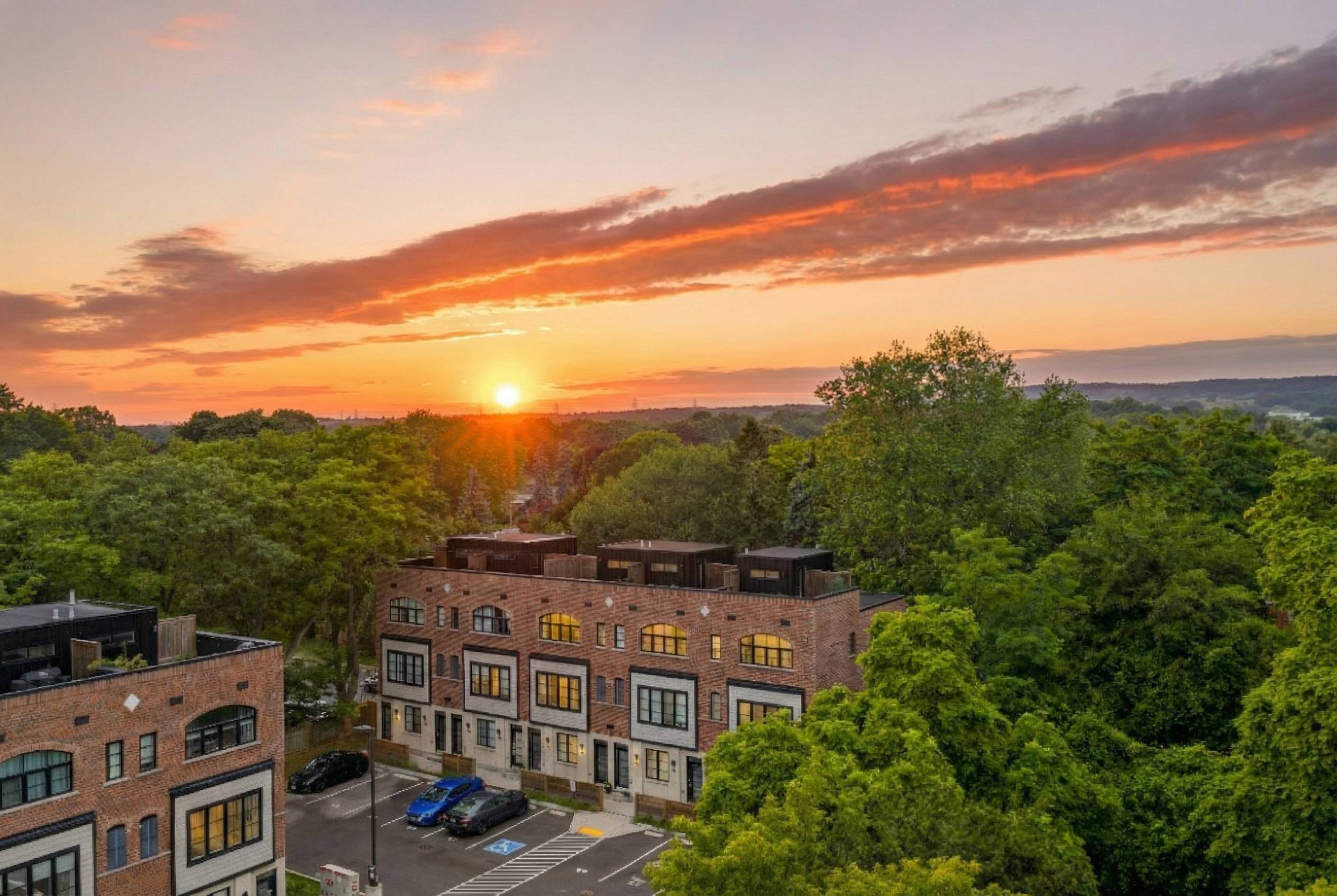 Burlington, ON L7T 2C9,405 Plains RD E #22