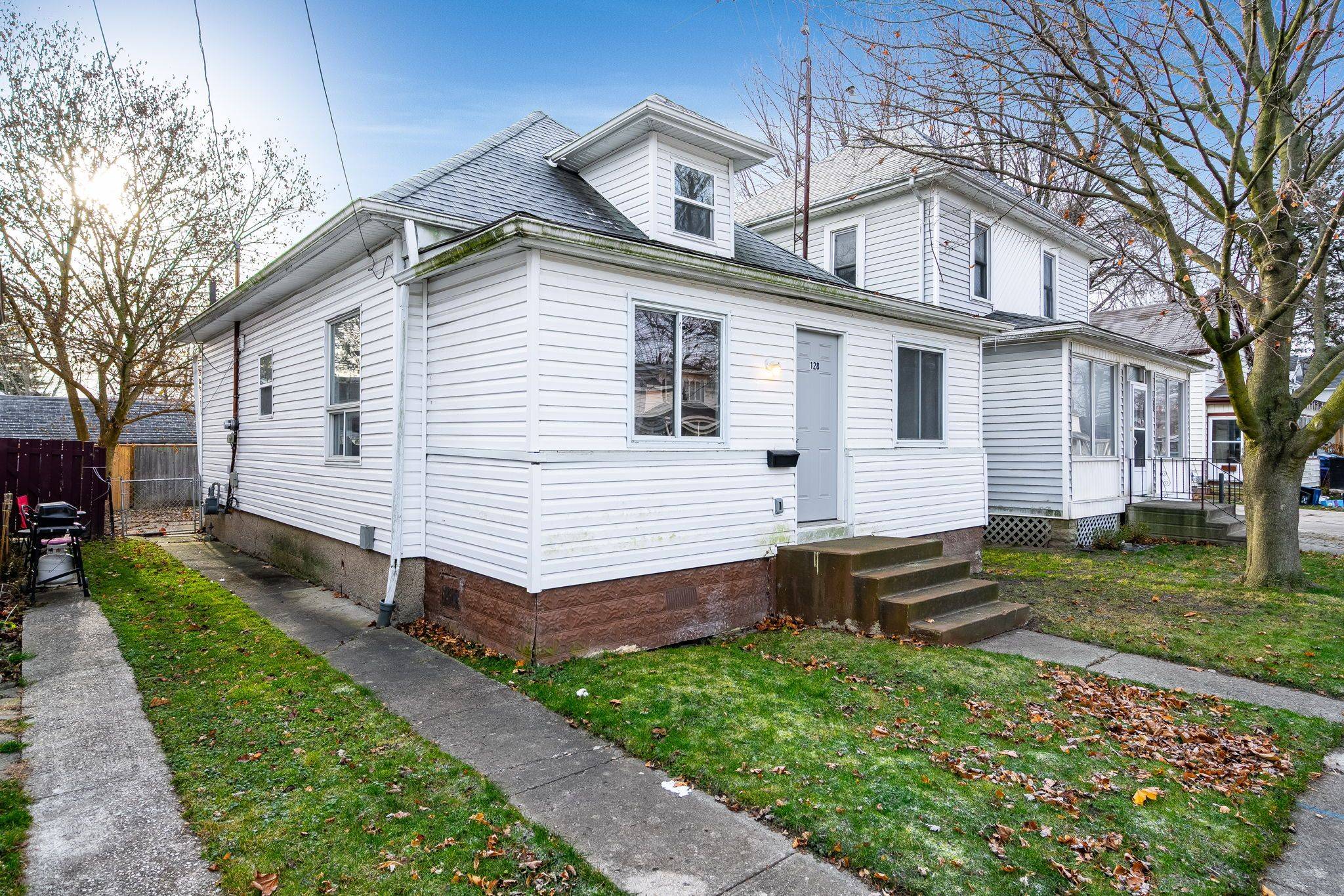 Chatham-kent, ON N7M 1T2,128 Gray ST