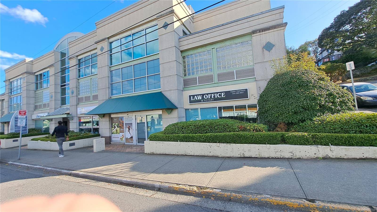 Victoria, BC V8R 1B1,1625 Oak Bay Ave #101