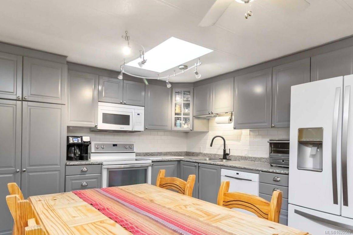 Sooke, BC V9Z 0G2,5838 Blythwood Rd #4