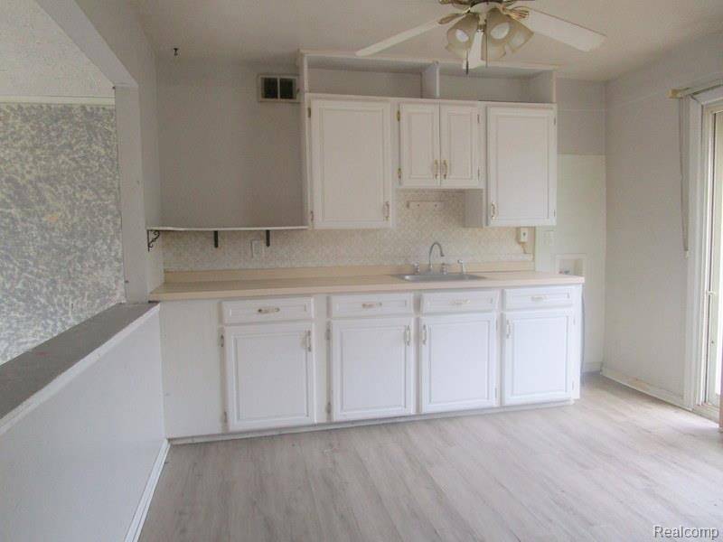 Roseville, MI 48066,26140 Nagel ST