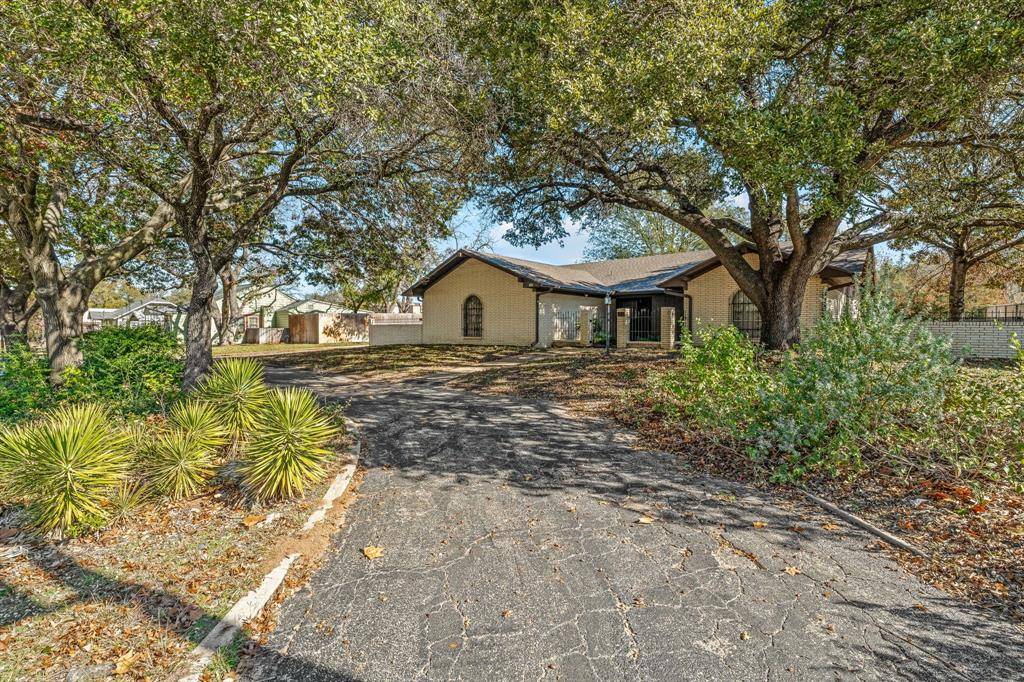 De Leon, TX 76444,801 S Texas Street