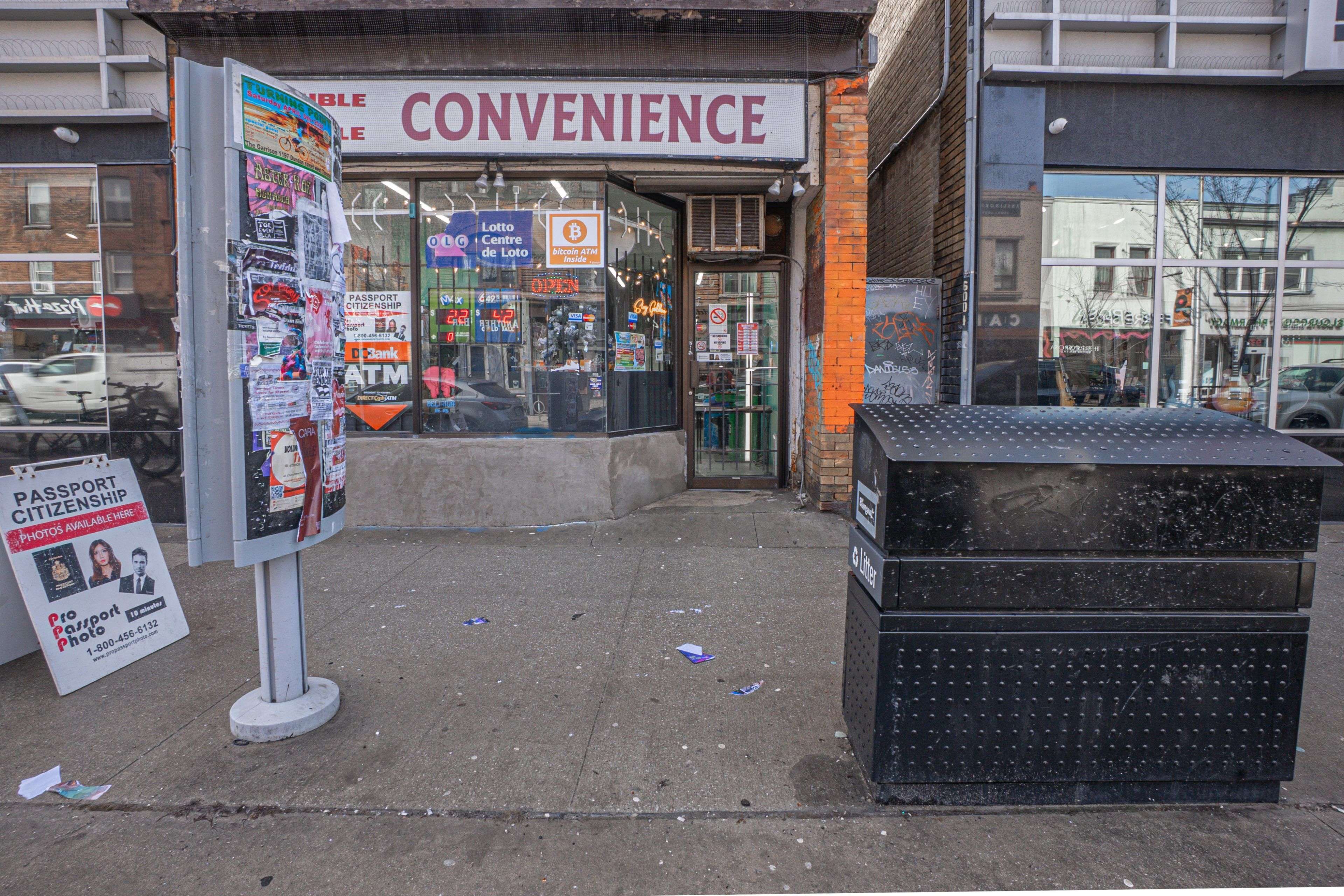 Toronto C01, ON M6H 1L5,927 Bloor ST W