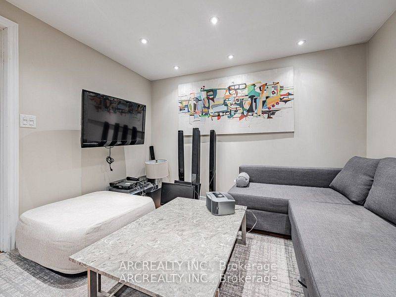 Vaughan, ON L4J 5Z4,49 White BLVD