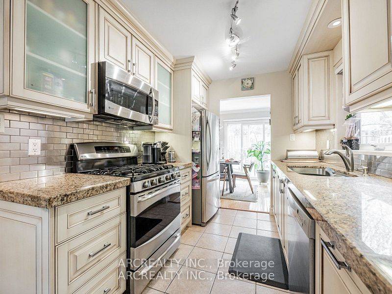 Vaughan, ON L4J 5Z4,49 White BLVD